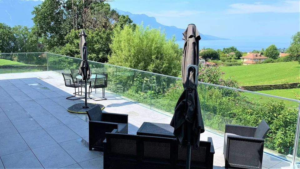 Bella casa contemporanea in un quartiere ricercato di Montreux