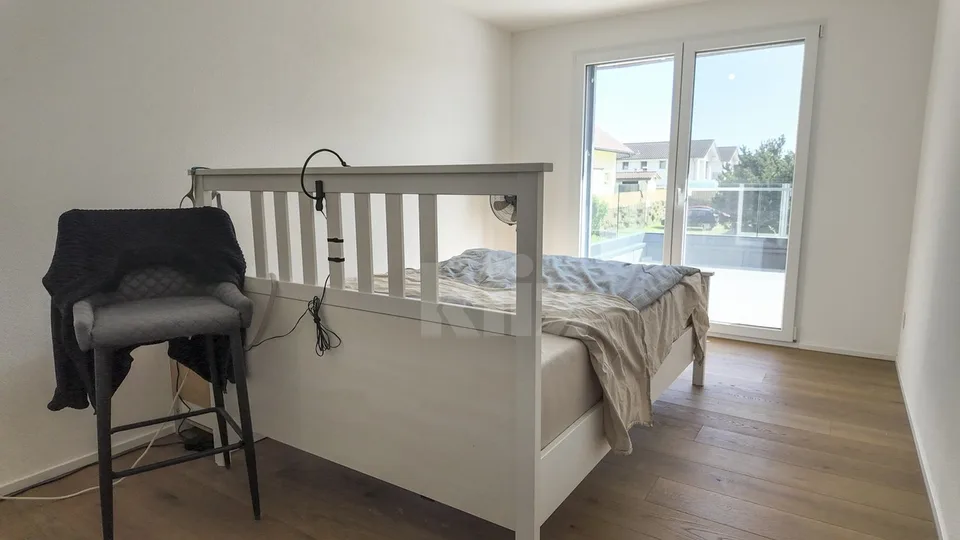 Magnificent apartment with large terrace and open view – photo 8 of 13