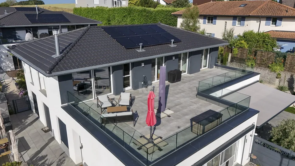 Magnifique appartement avec grande terrasse et vue dégagée