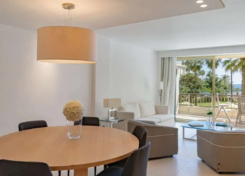 Prestigioso appartamento con vista mare sulla Croisette a Cannes