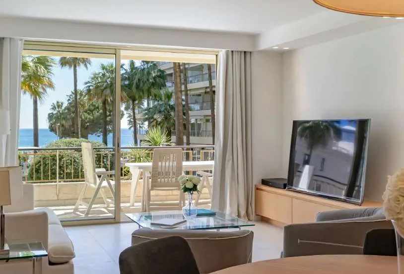 Prestigioso appartamento con vista mare sulla Croisette a Cannes