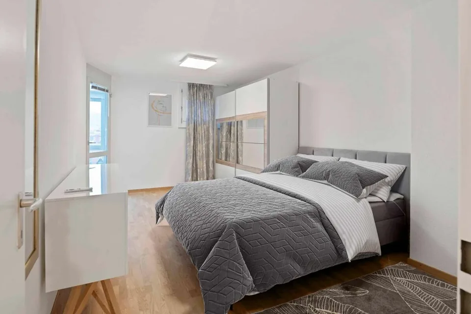 Maisonette ristrutturata in diritto di costruzione - Situata al centro con vista e camino