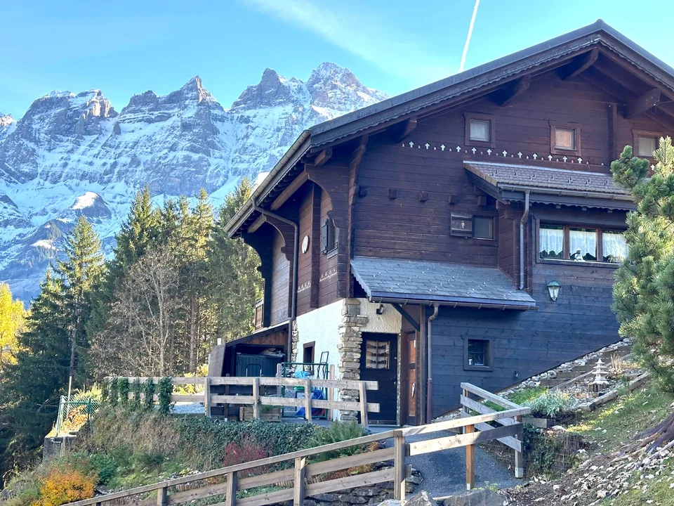 Magnifico chalet con vista panoramica sulle Dents du Midi