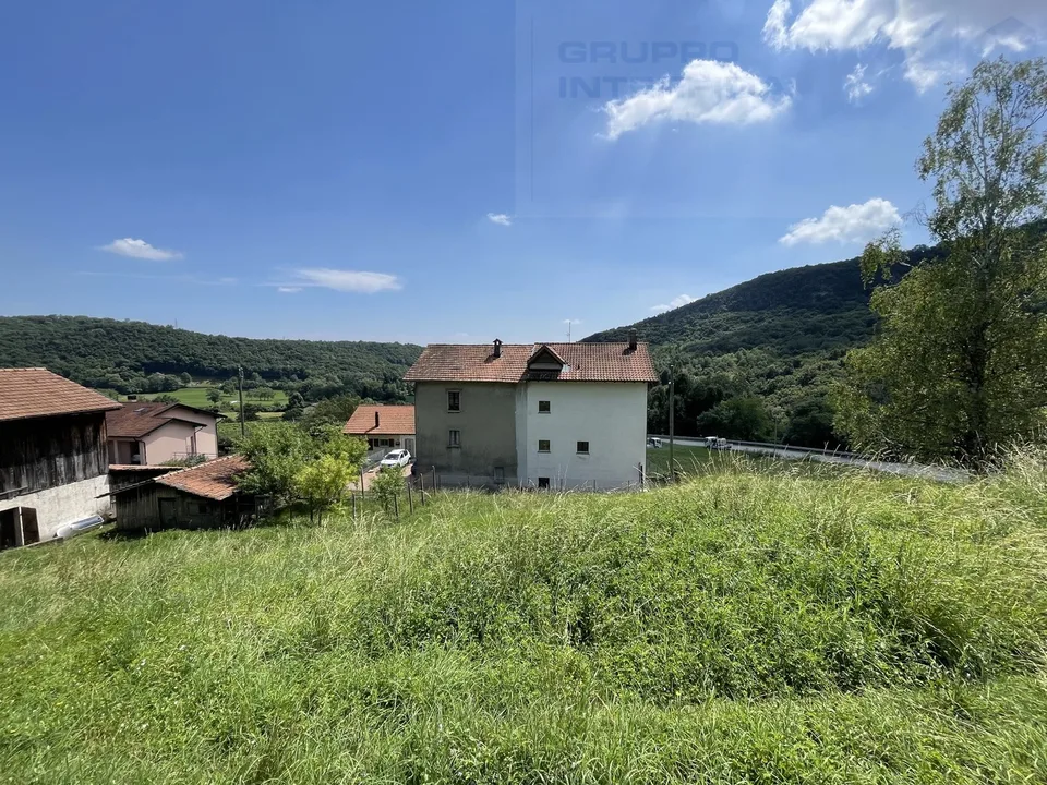 BEL TERRENO EDIFICABILE A MERIDE