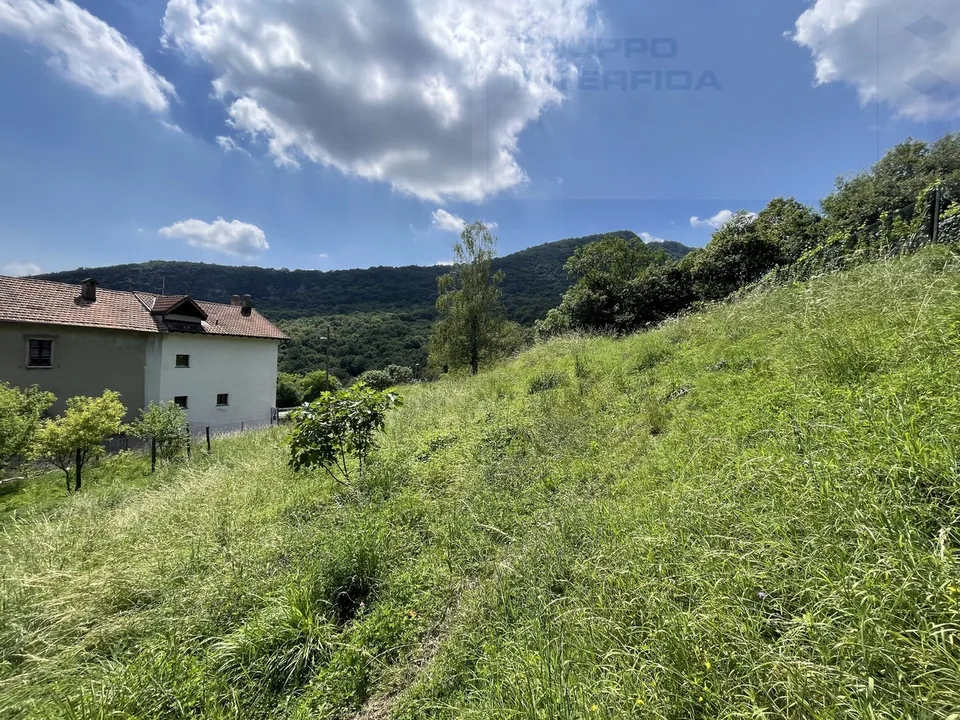BEL TERRENO EDIFICABILE A MERIDE