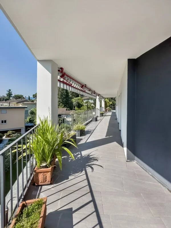 Appartement attique de luxe 4 ½-pièces avec terrasse de 200 m2 et vue spectaculaire
