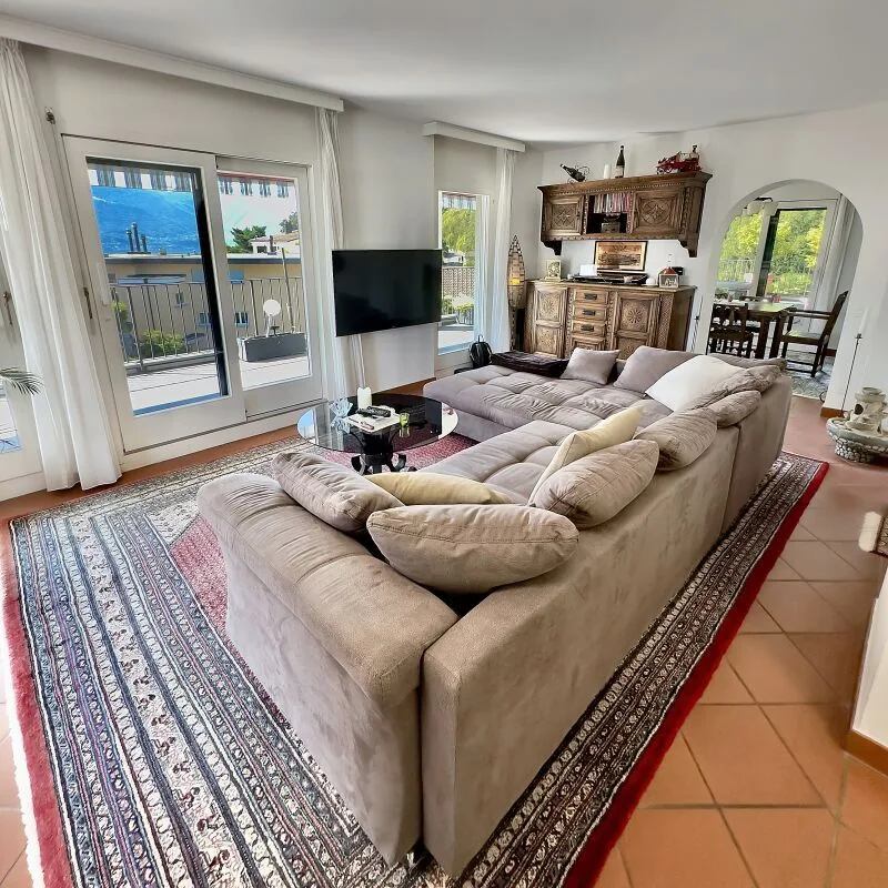 Appartement attique de luxe 4 ½-pièces avec terrasse de 200 m2 et vue spectaculaire