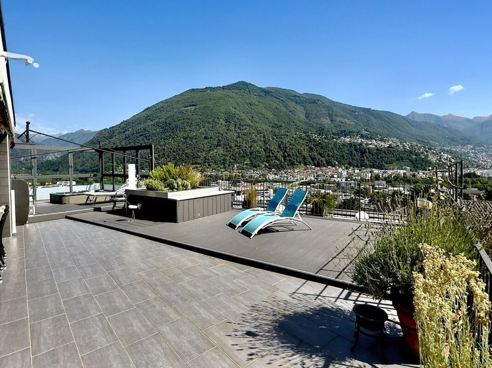 Luxuriöses 4 ½-Zimmer Attika-Wohnung mit 200 m2 Terrasse und spektakulärer Aussicht