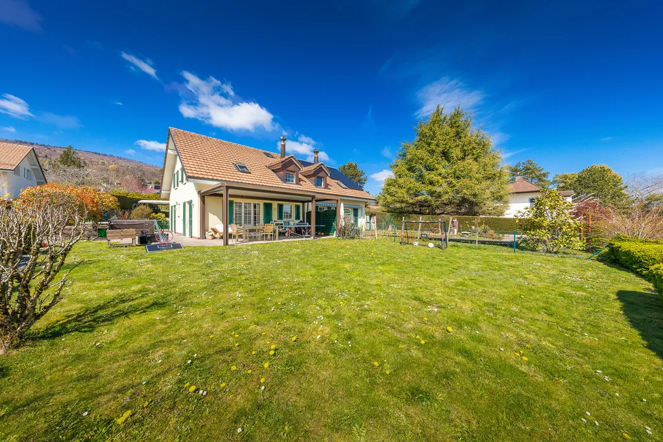 Bella villa a schiera a Genolier