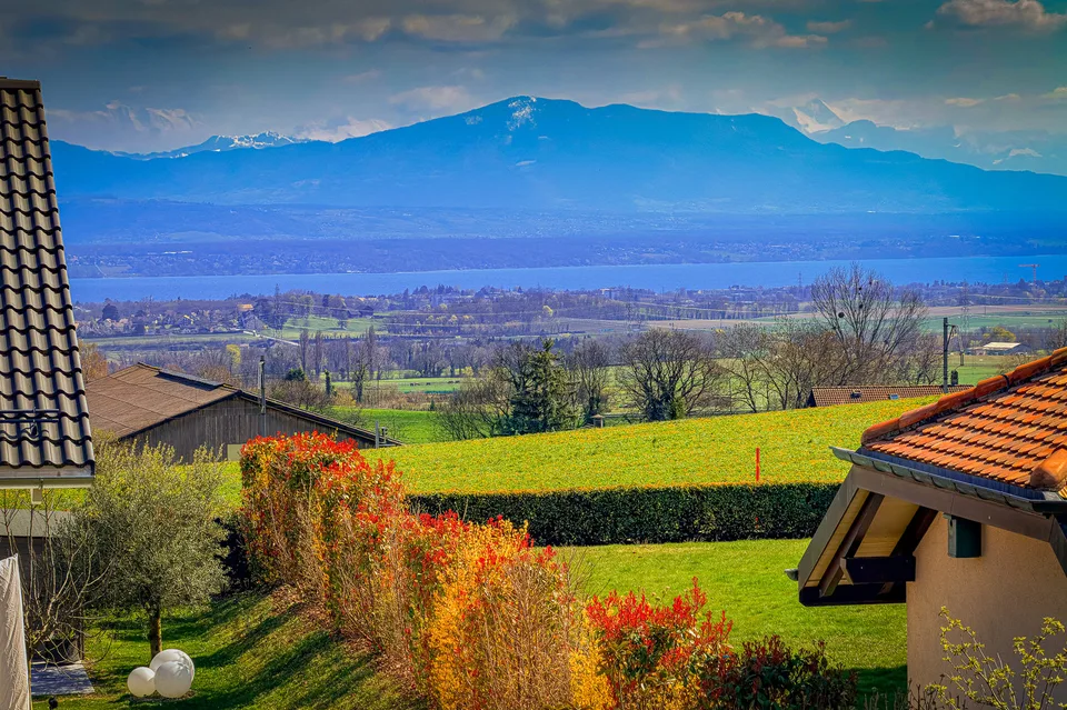 Bella villa a schiera a Genolier