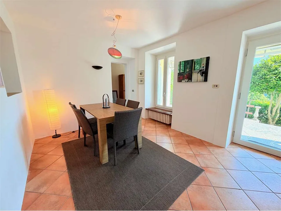 Charming single-family house in sunny location with large garden
