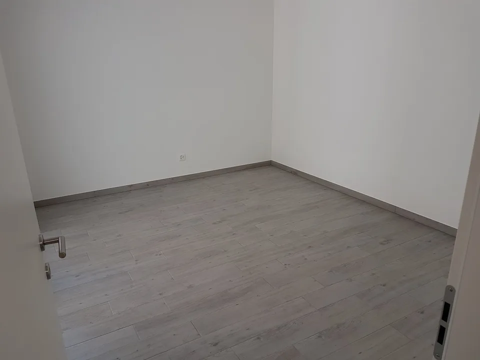 Moderne 3.5-Zimmer-Wohnung mit Balkon
