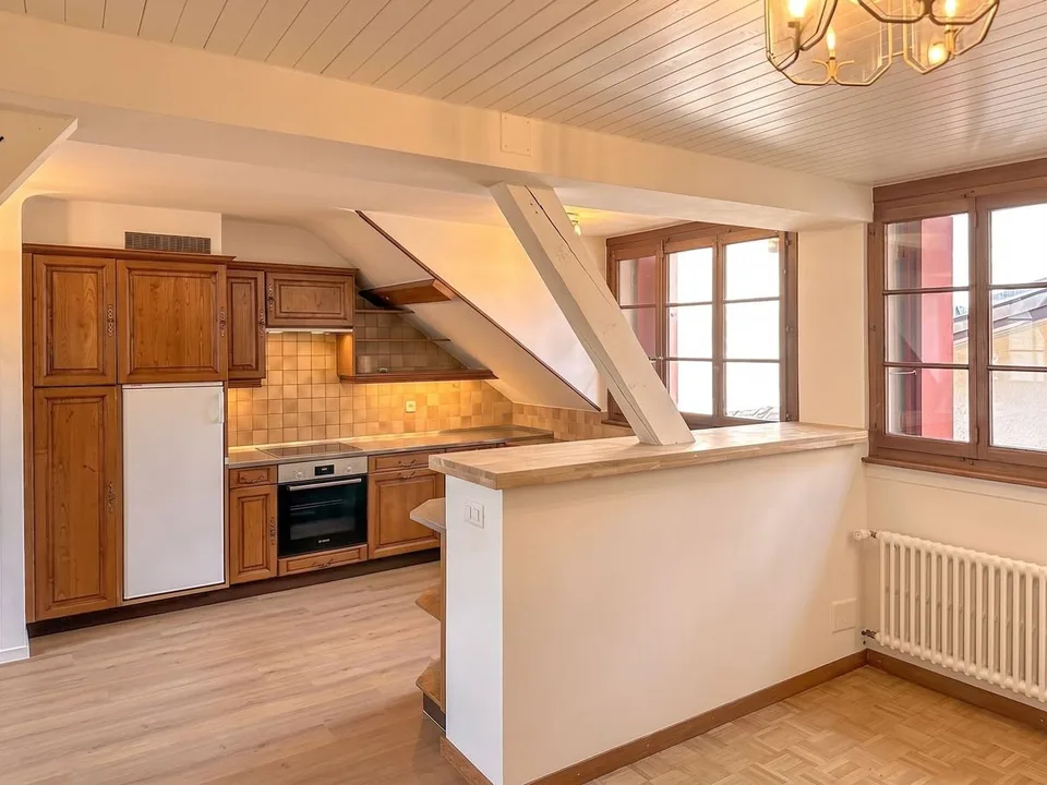 Incantevole duplex di 4,5 locali con 3 camere da letto e vista lago