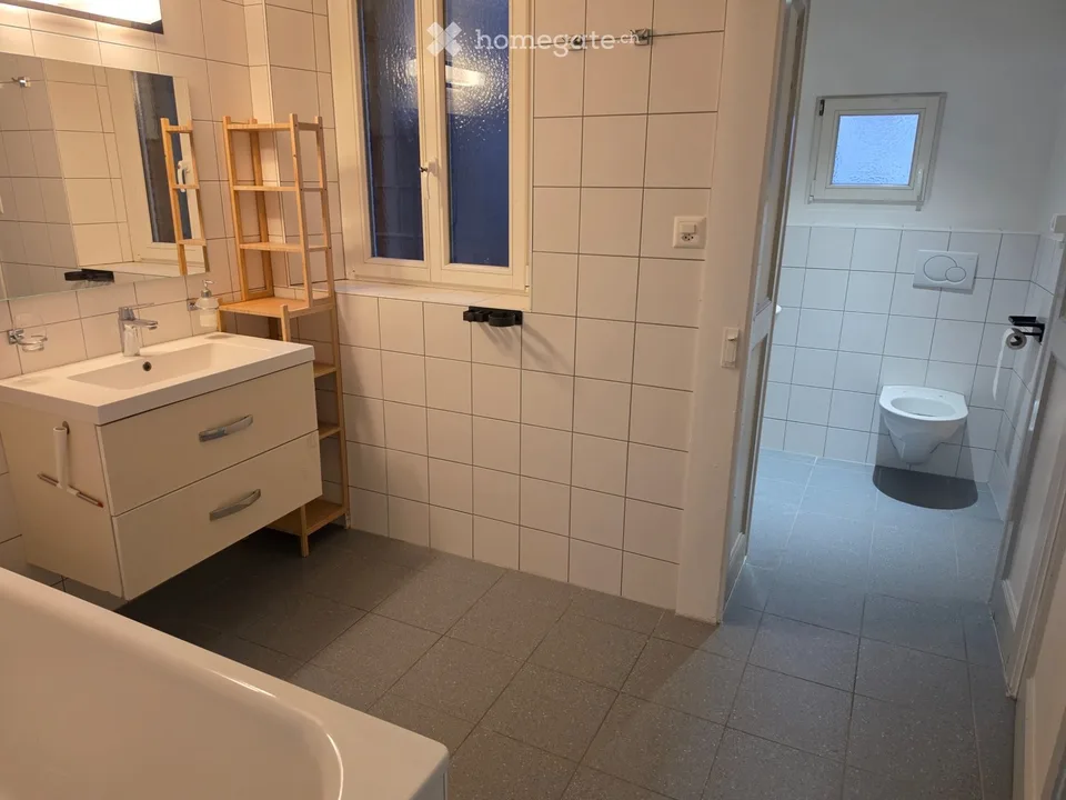 Appartamento di quattro locali con balcone a La Neuveville