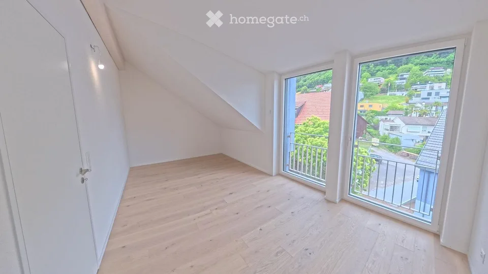 Affitto per la prima volta: 3,5 locali, 120 m2, terrazza sul tetto, CHF 2'500 incluse spese accessorie