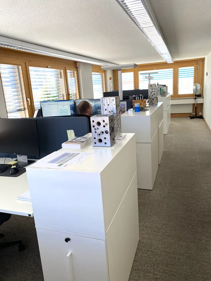 151m2 - Bürofläche mit herrlichem Bergblick in Frutigen – Foto 7 von 12