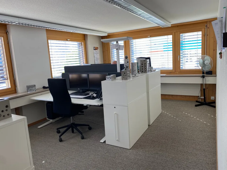 151m2 - Bürofläche mit herrlichem Bergblick in Frutigen – Foto 8 von 12