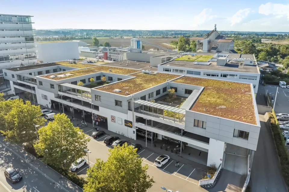 zentrale Einstellplätze zu vermieten!