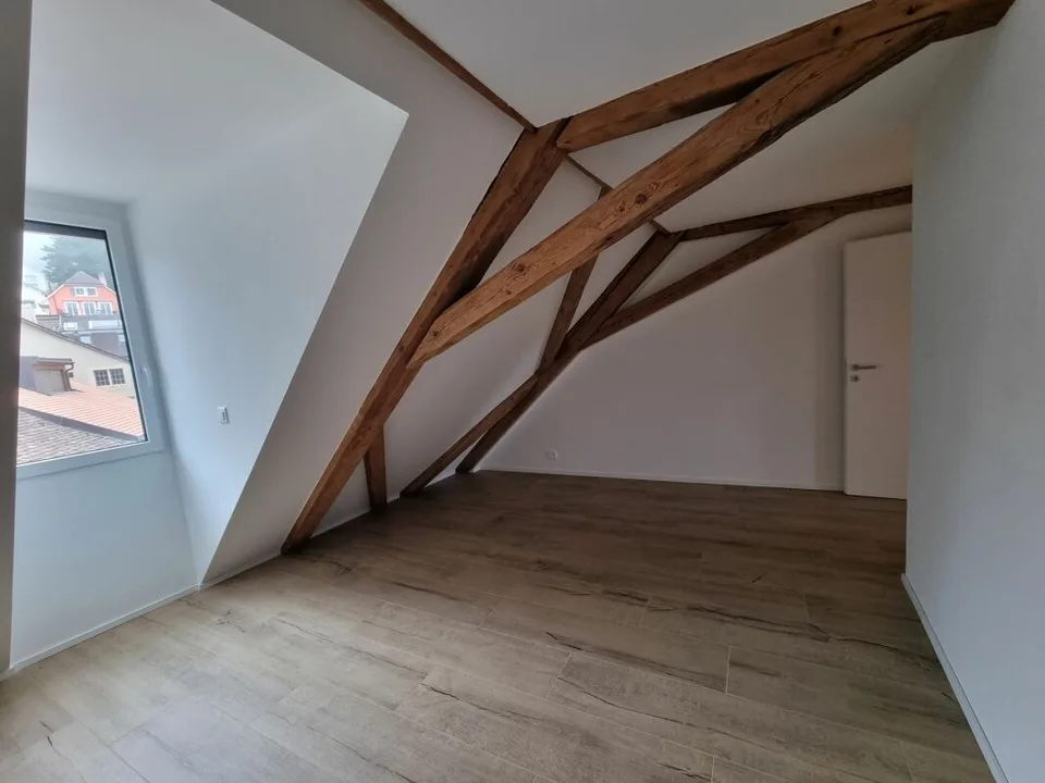 Wohnung mit 2,5 Zimmern + Dachbodenbereich