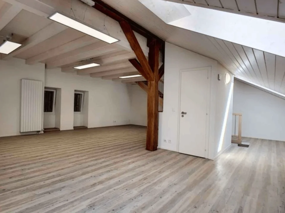Uffici atipici di 125m2 su due piani nel cuore di Morges