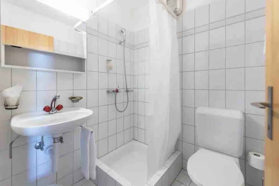 Chambres meublées à louer dans un endroit calme et central