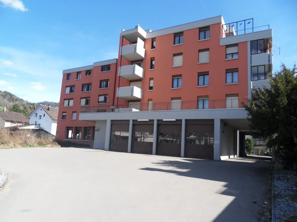 Helle und gemütliche 2.5-Zimmer-Wohnung mit einladender Terrasse