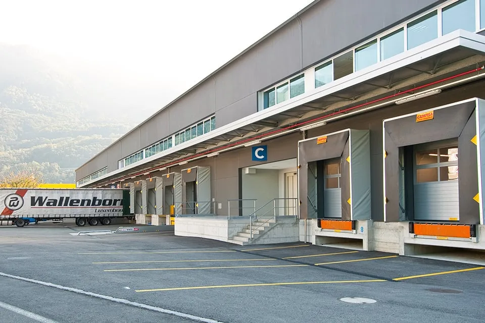 CADENAZZO - AFFITTASI UFFICIO DI 168 MQ (rif. 101) – foto 8 di 13
