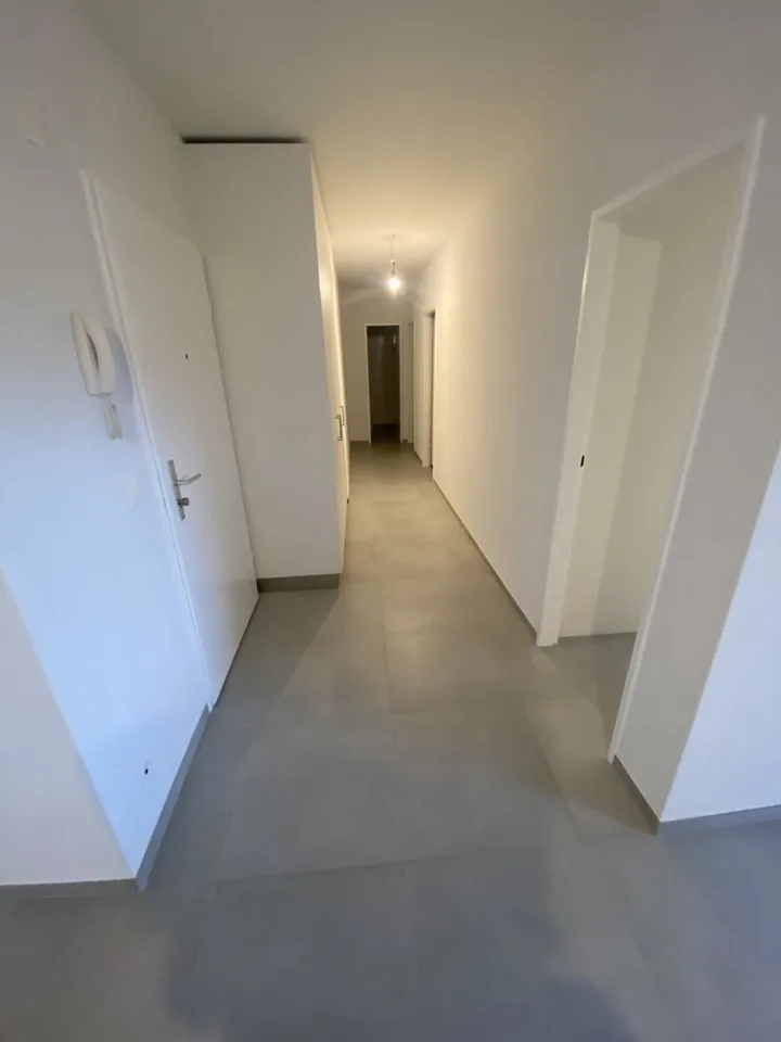 Komplett renoviert mit Blick auf den See!