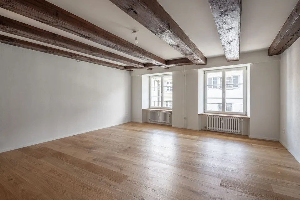 Delizioso appartamento di 4,5 locali in un edificio storico con balcone a Liestal – disponibile immediatamente