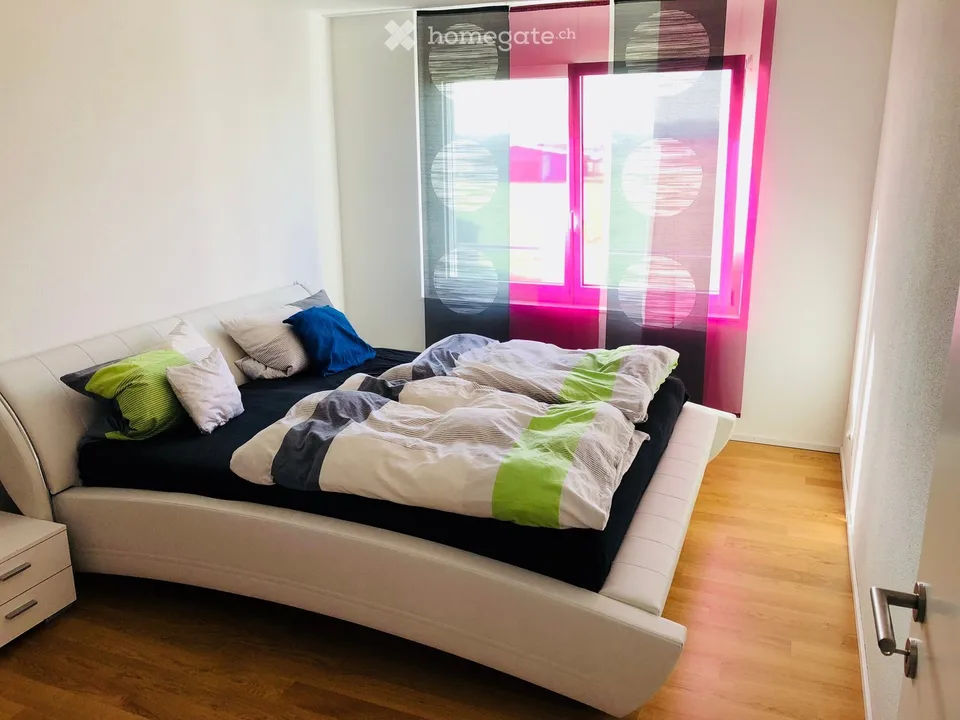 Appartamento luminoso 3.5 locali con balcone e ascensore a Rafz