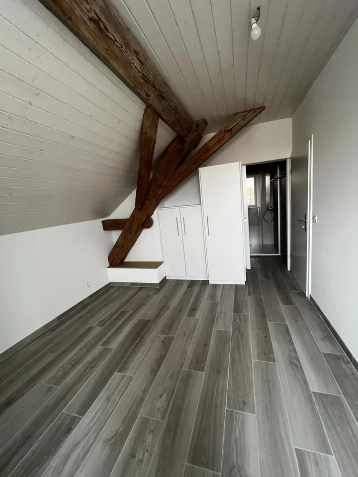 Appartamento recente di 3.5 locali nel sottotetto ad Arnex-sur-Nyon