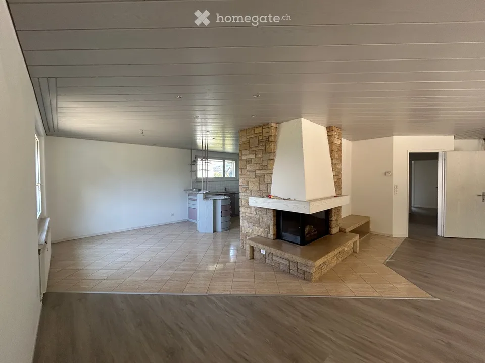 Casa unifamiliare indipendente con giardino, piscina e fascino fresco