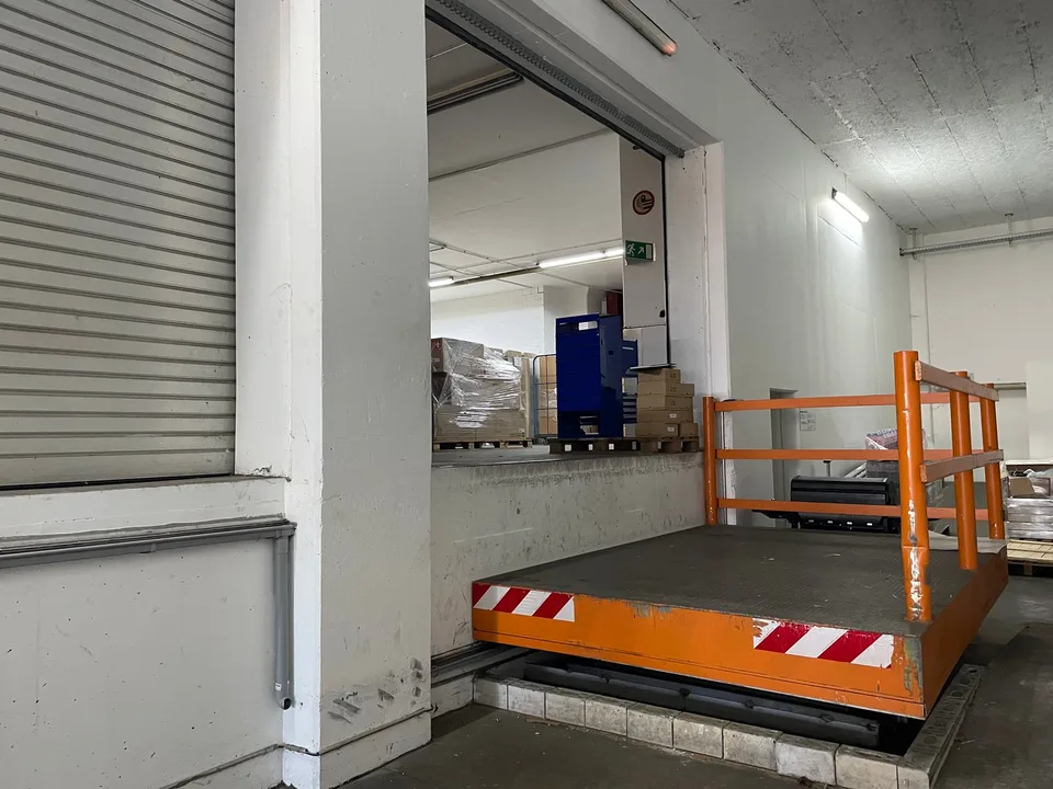 3'000m2 di spazio magazzino in affitto a Pratteln – foto 9 di 11