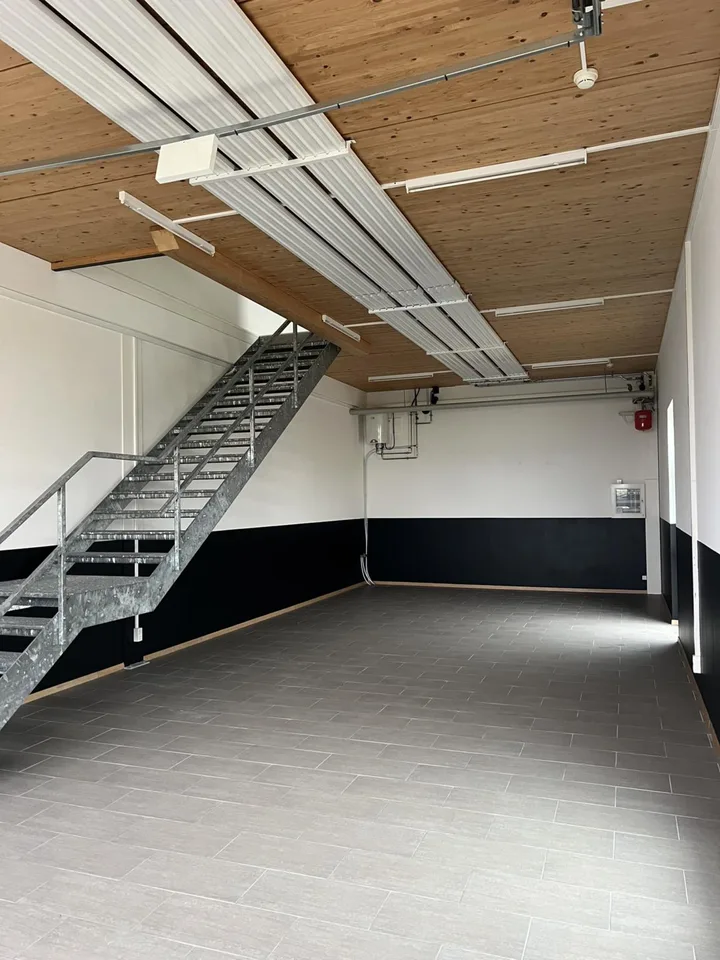 2182 - Mehrere Gewerberäume / Boxen zur Miete in Cortaillod