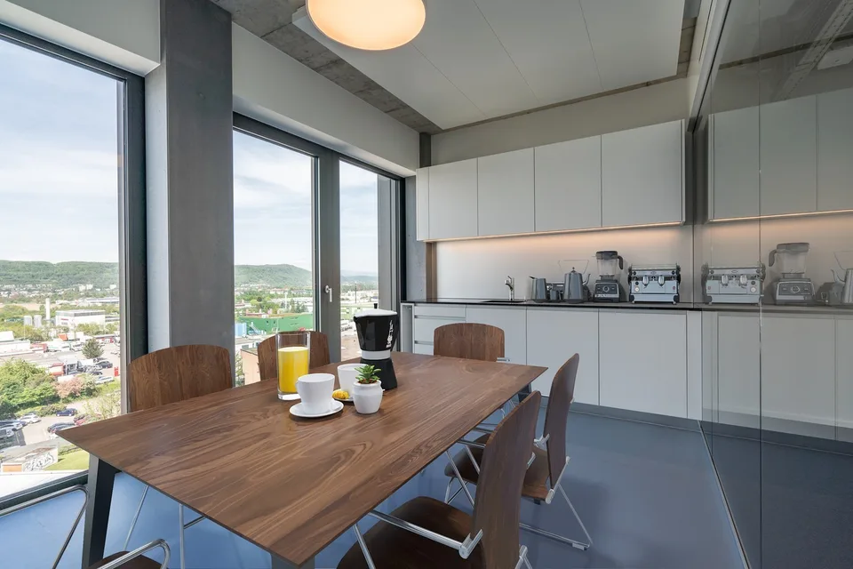 Prêt à travailler - Espace de bureau entièrement aménagé
