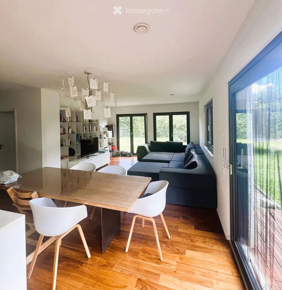 Villa familiare spaziosa con giardino privato a Coppet