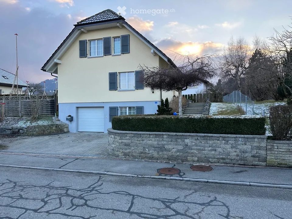 Casa familiare 6.5 locali con grande giardino privato + Garage e PP