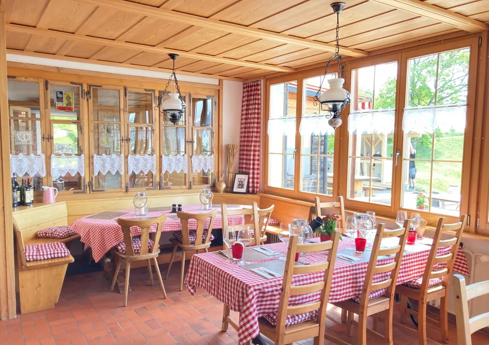 Ristorante unico in mezzo alla natura in affitto!