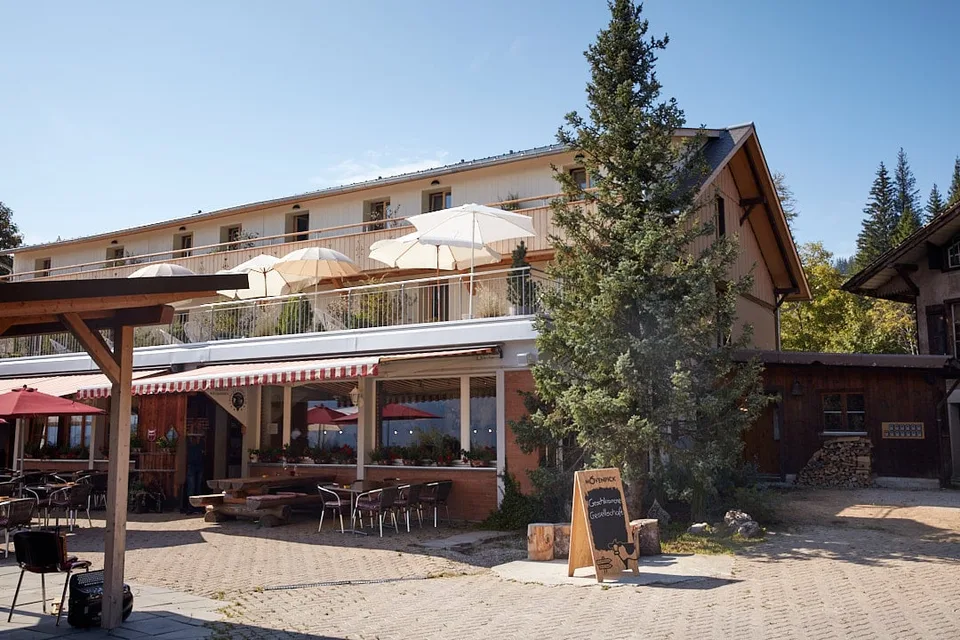 Ristorante unico in mezzo alla natura in affitto!