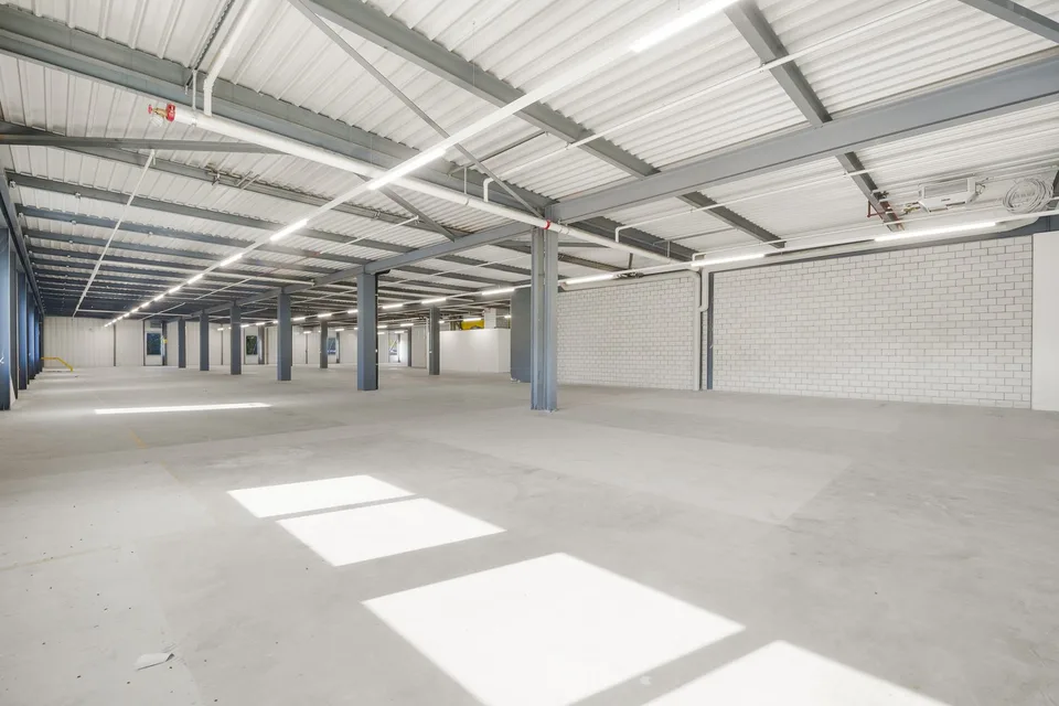 Pôle logistique efficace avec infrastructure complète – surfaces de 420 à 2'300 m² – photo 9 sur 18