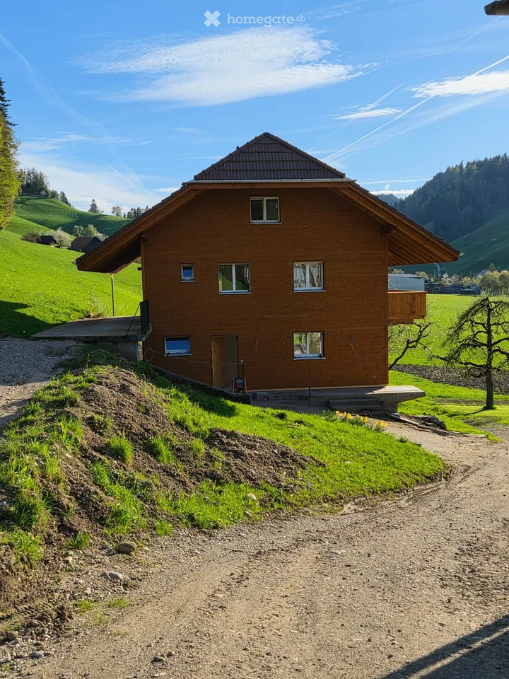 Primo occupante dopo ristrutturazione totale: Appartamento moderno 2,5 locali con area di giardino