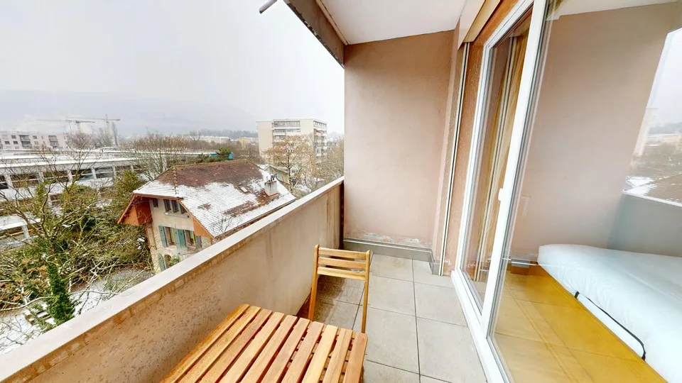 Renovated furnished studio in Geneva's Plainpalais district – Foto 8 von 11