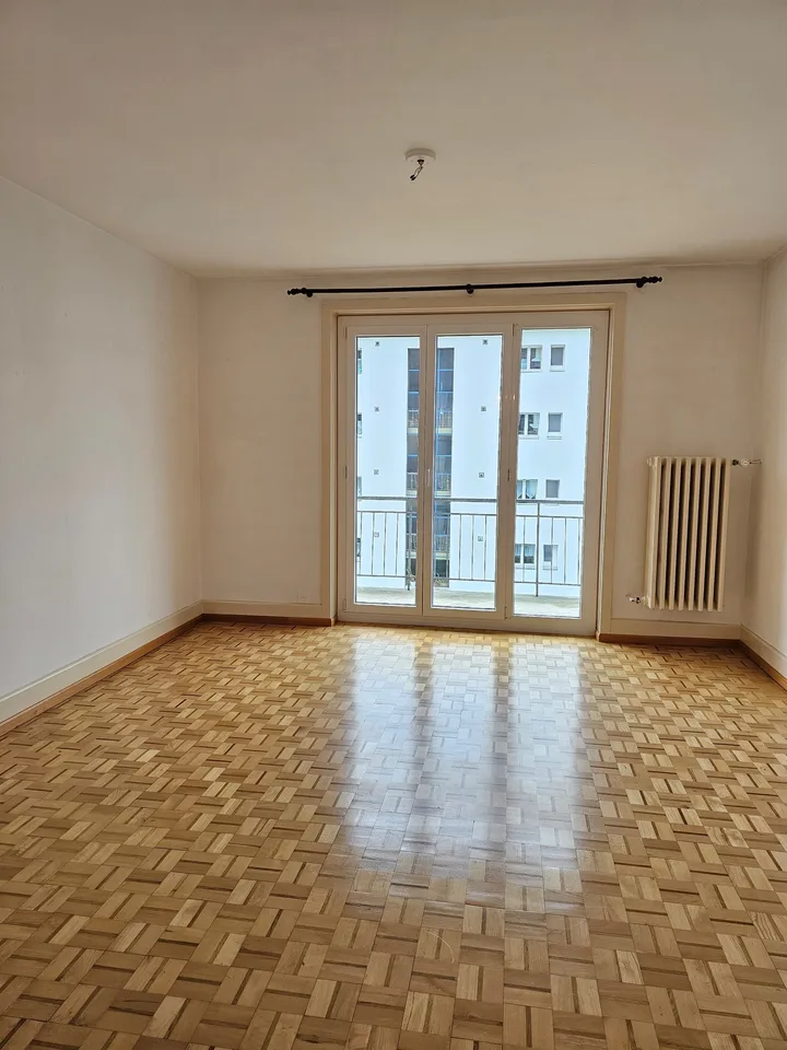 Vier-Zimmer-Wohnung mit Balkon und hellem Ambiente