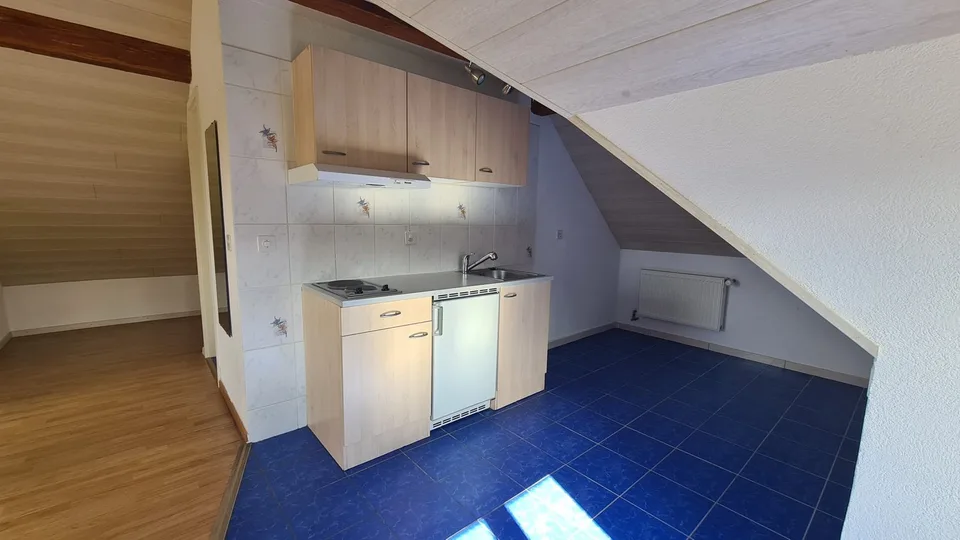 Charmantes Dachstudio zur Miete in Cornol