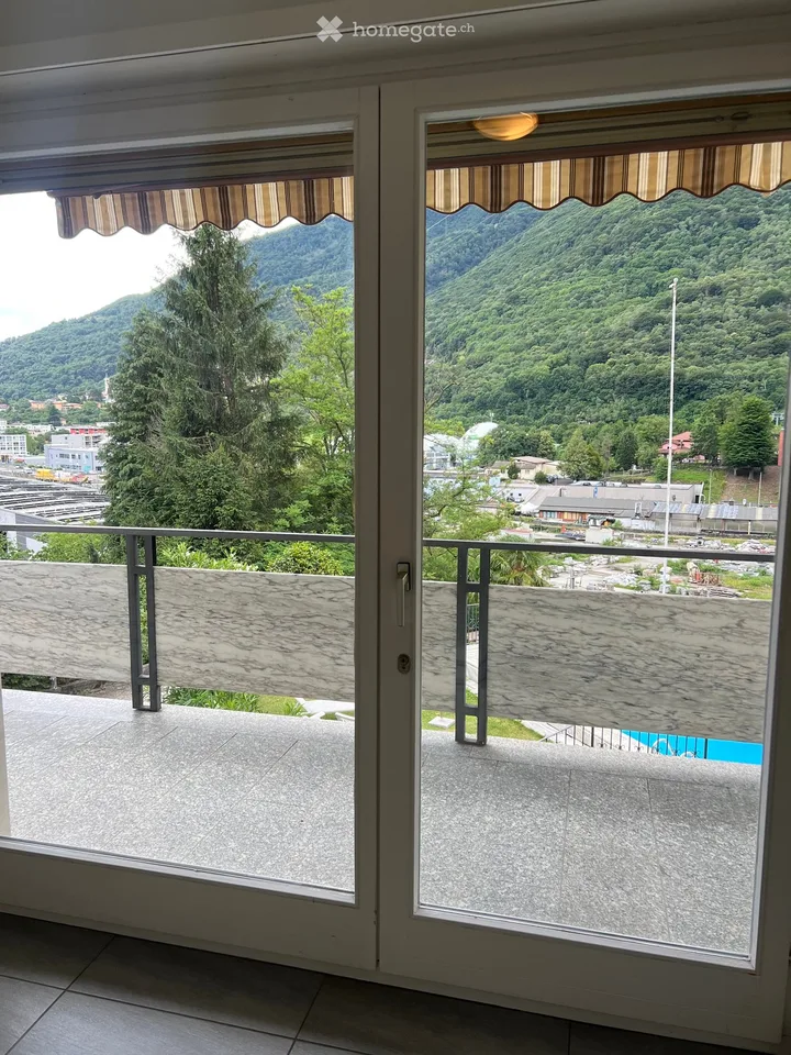 Appartement 2.5 immergé dans le vert avec piscine