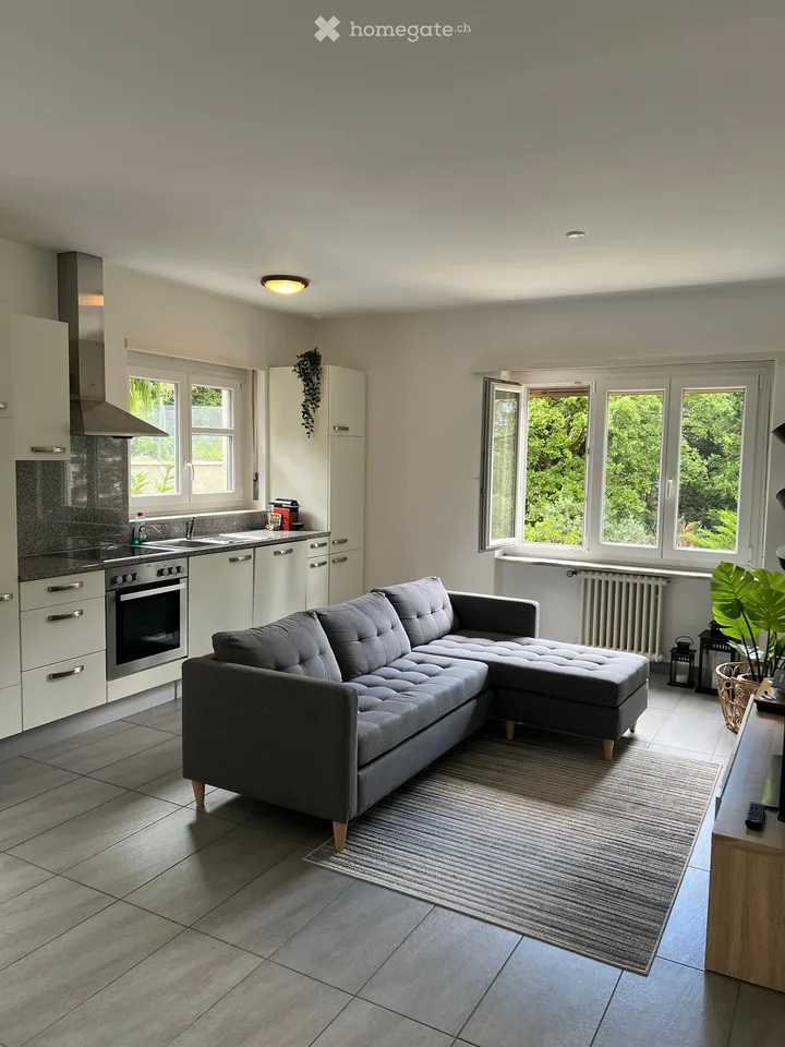 Appartement 2.5 immergé dans le vert avec piscine