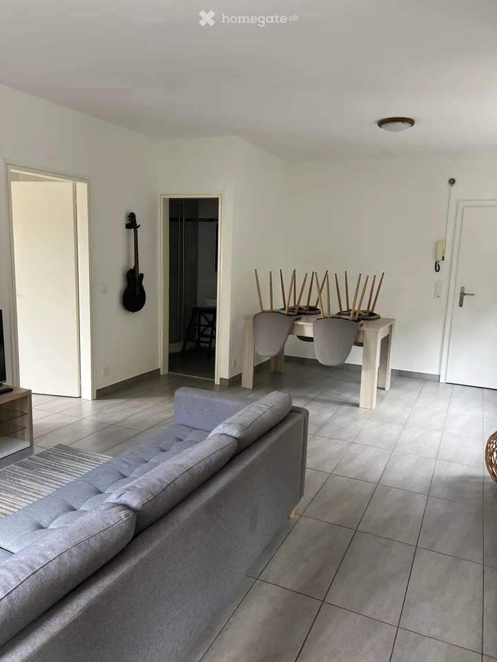 Appartement 2.5 immergé dans le vert avec piscine
