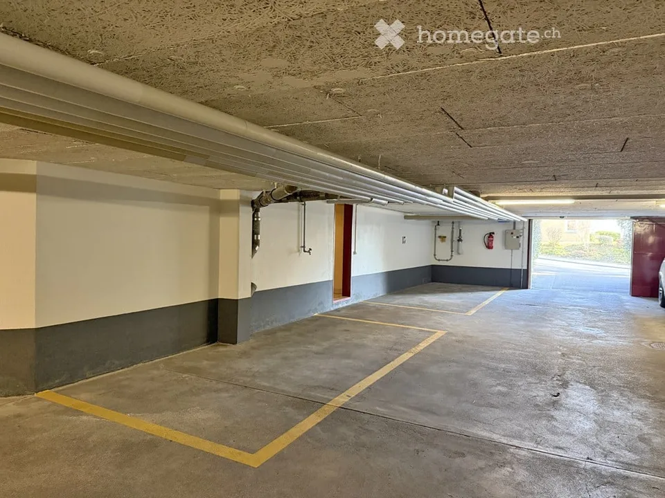 Posto auto in Segantinistrasse a Zürich-Höngg