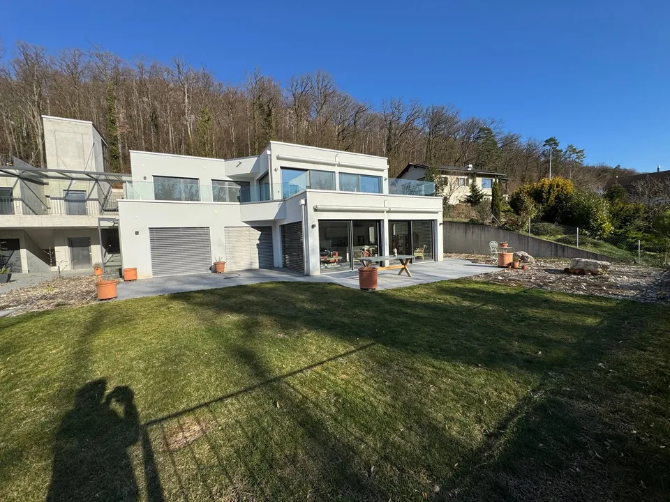 5.5-Z-WHG NWFL 162 m2 mit Gartensitzpl. /Keller/Weinkeller/Technik  ca 60 m2  - in 2-Familienhaus