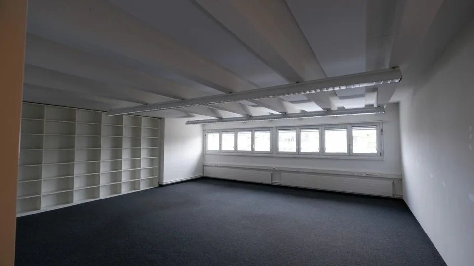 Büroräumlichkeiten (104 m2) mit eigener Toilettenanlage